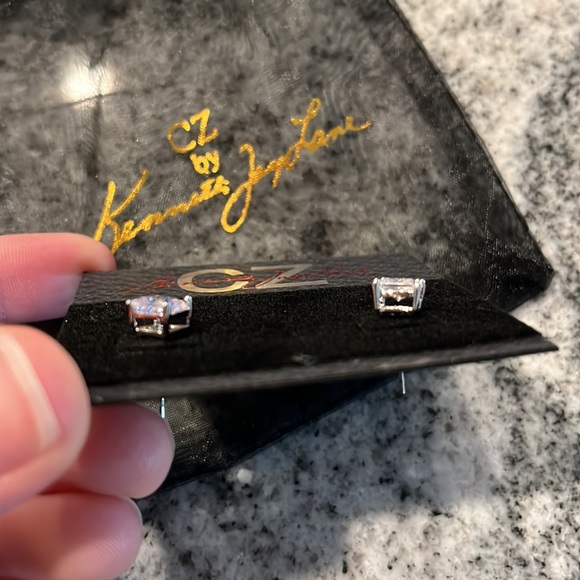 NEW CZ stud earrings - Picture 4 of 7